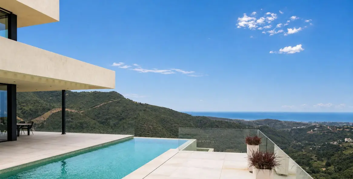 Sale of detached villa in Benahavís 25