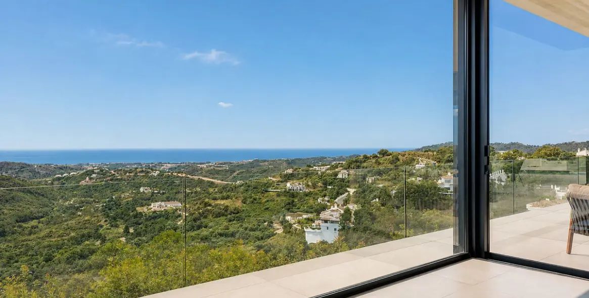 Sale of detached villa in Benahavís 35