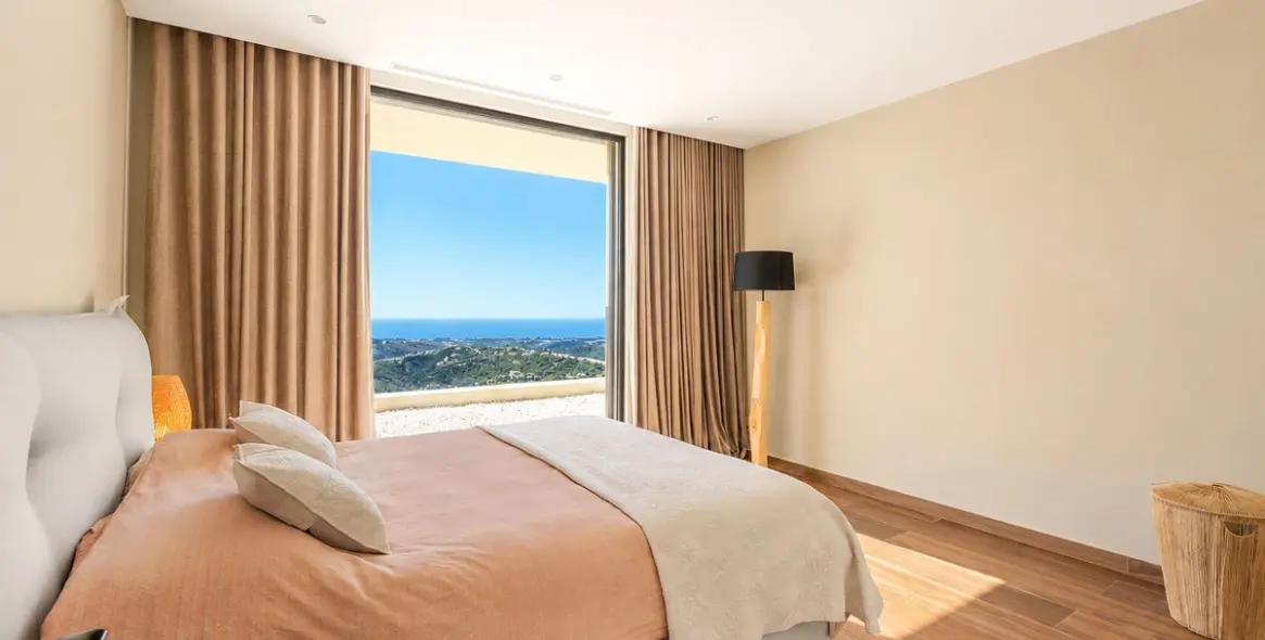 Sale of detached villa in Benahavís 50