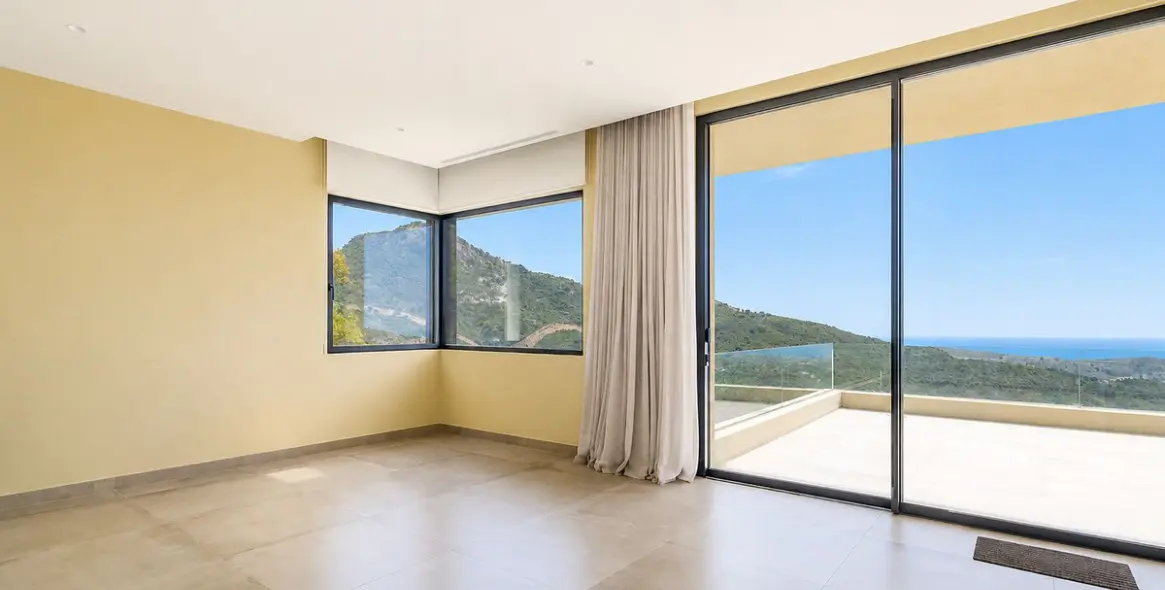 Sale of detached villa in Benahavís 61