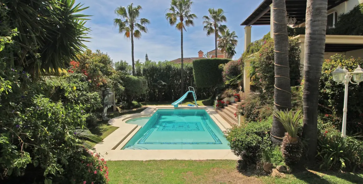 Venta de villa independiente en Bahía de Marbella 3