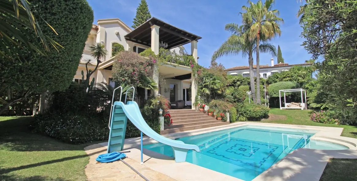 Venta de villa independiente en Bahía de Marbella 4