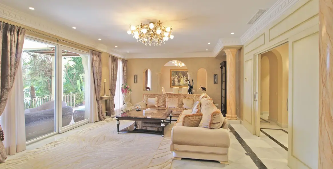Venta de villa independiente en Bahía de Marbella 5