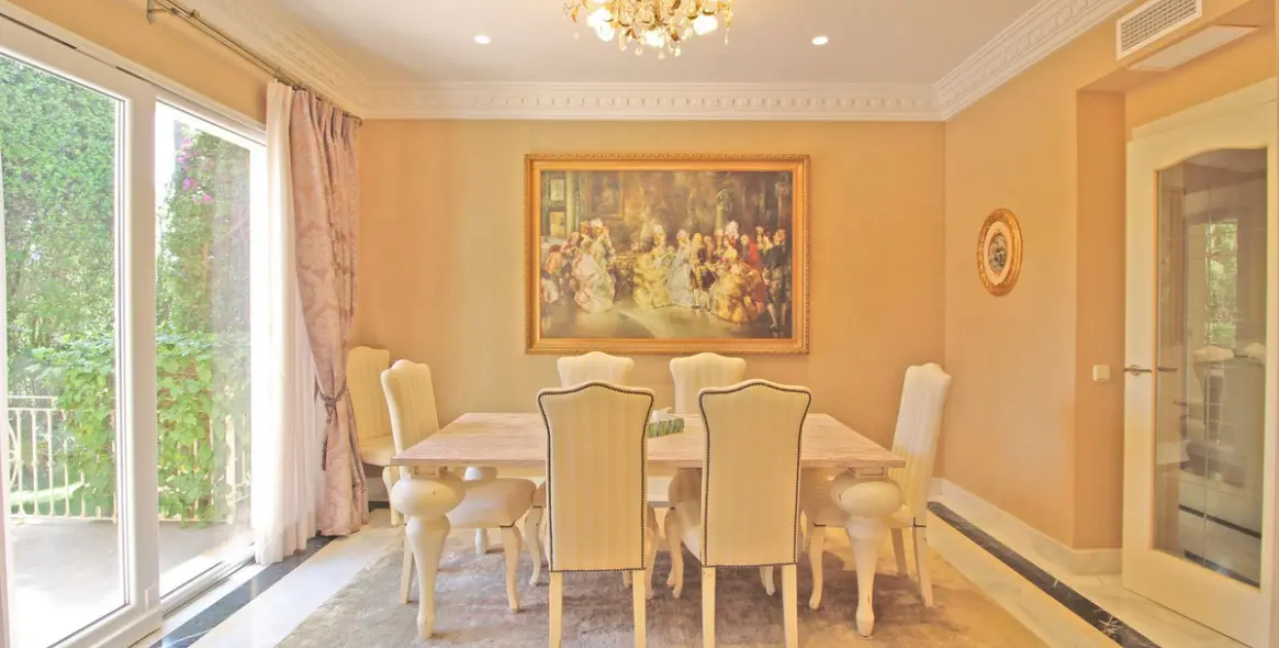 Venta de villa independiente en Bahía de Marbella 7