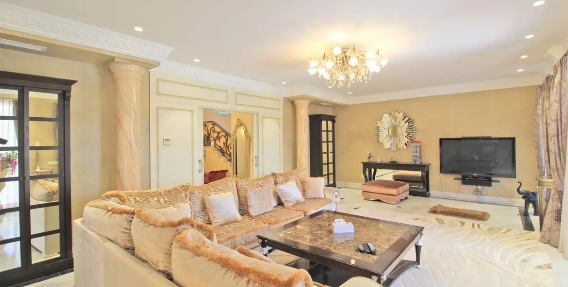 Venta de villa independiente en Bahía de Marbella 8
