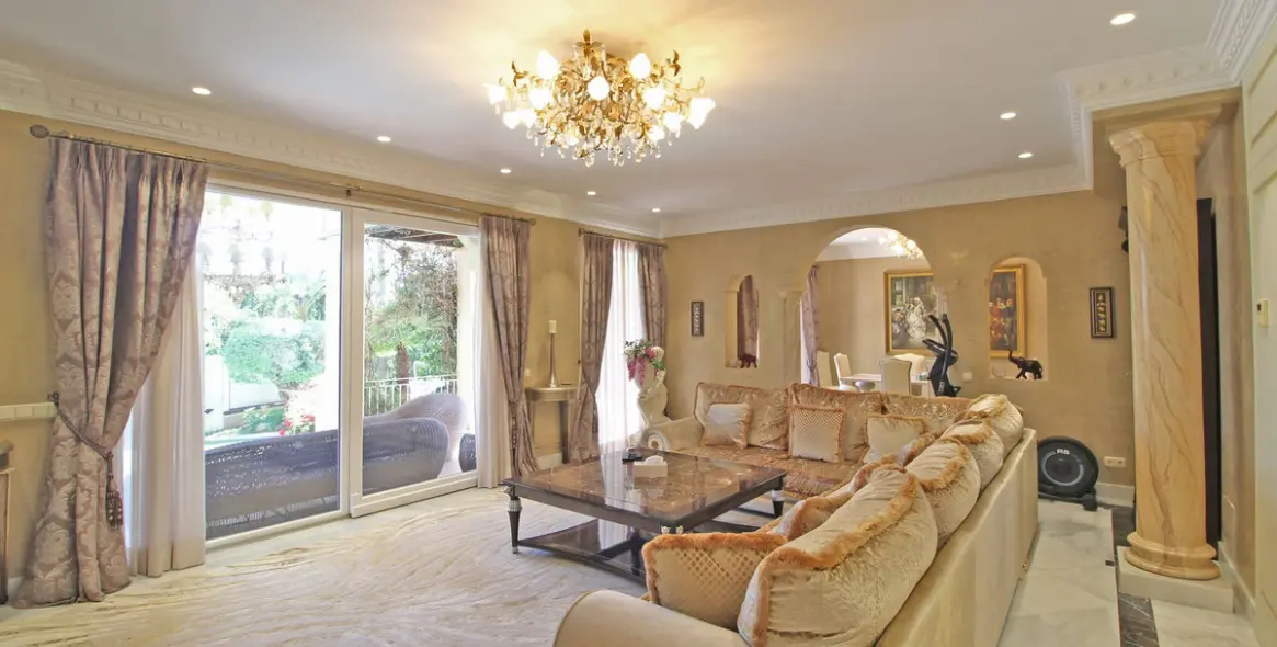 Venta de villa independiente en Bahía de Marbella 15