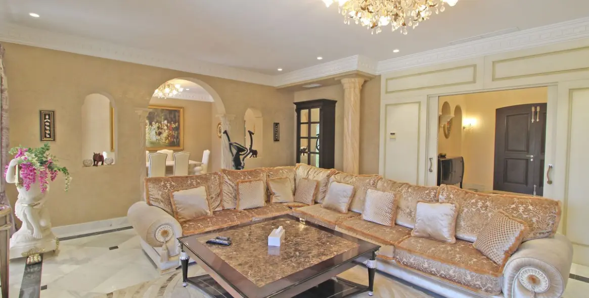 Venta de villa independiente en Bahía de Marbella 19