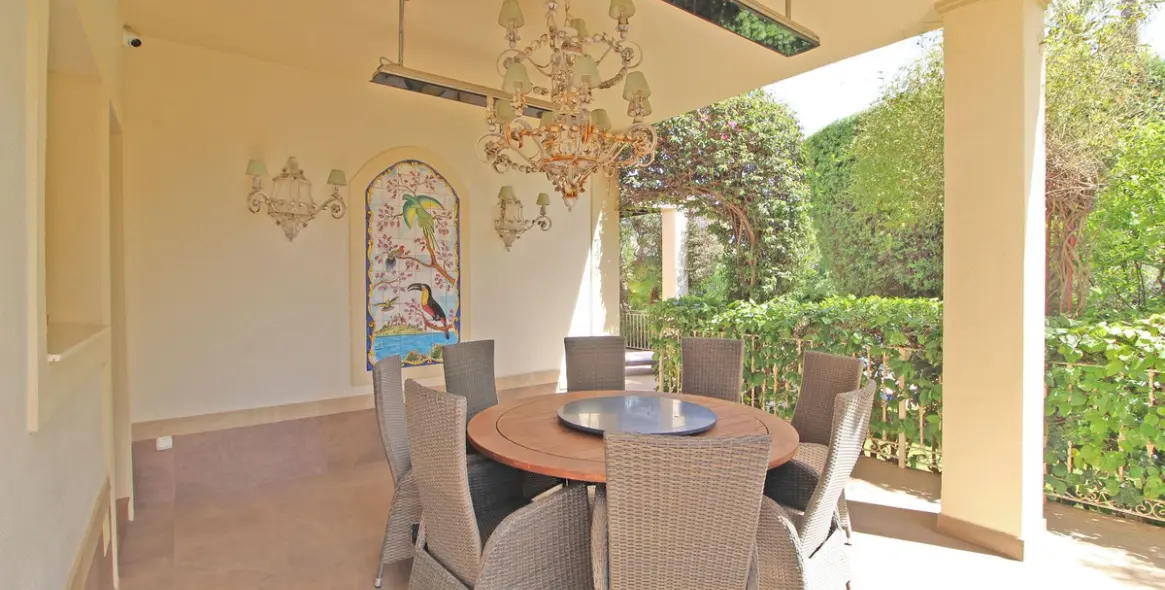 Venta de villa independiente en Bahía de Marbella 20