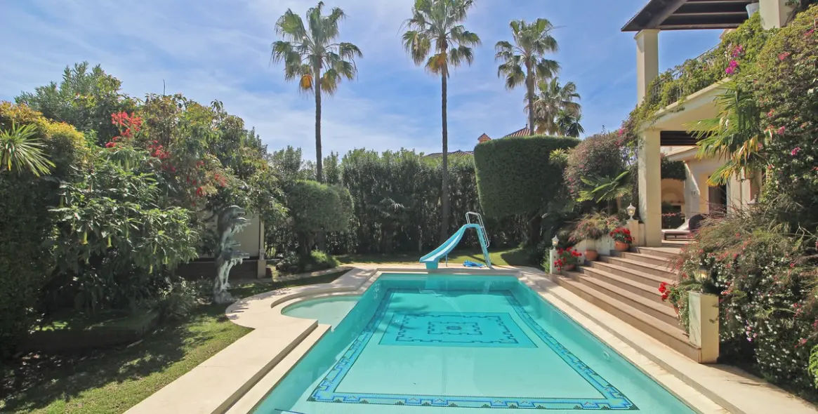 Venta de villa independiente en Bahía de Marbella 27