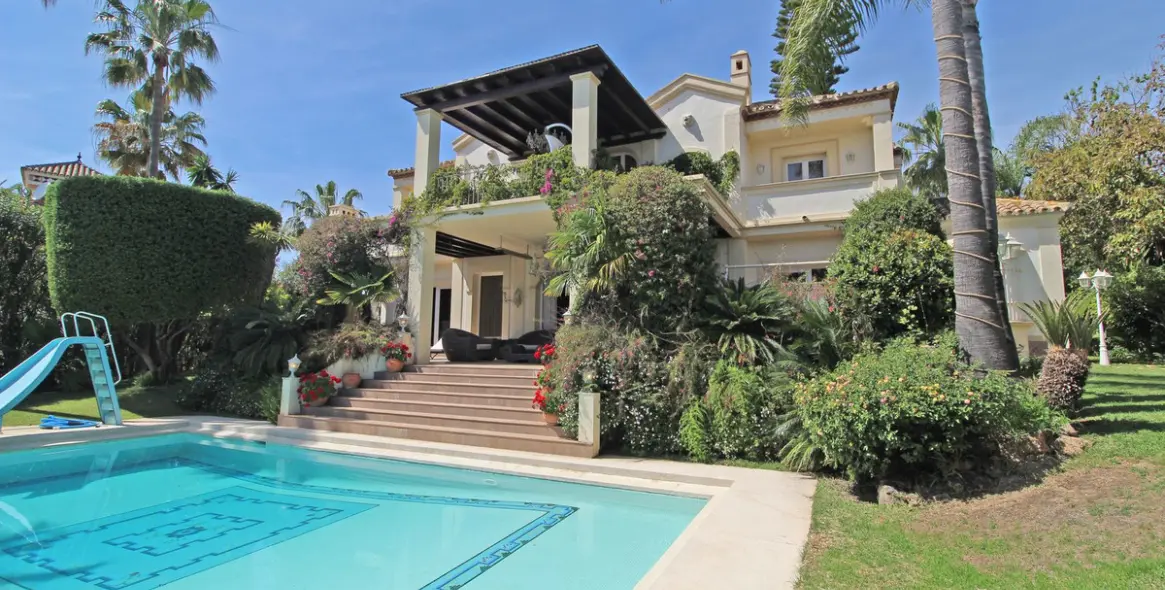 Venta de villa independiente en Bahía de Marbella 28