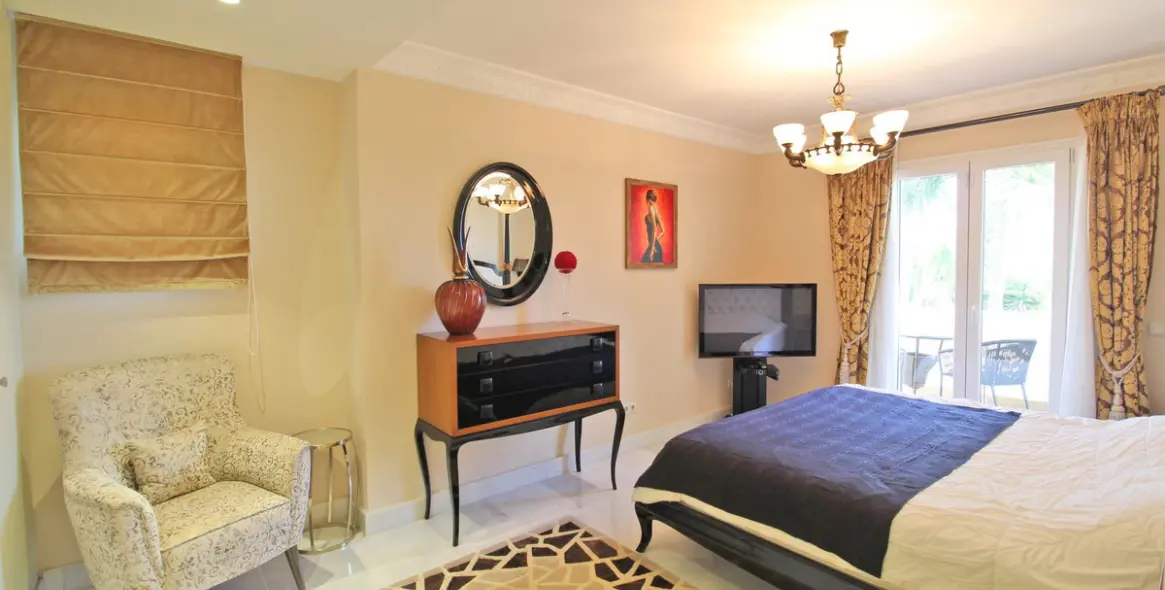 Venta de villa independiente en Bahía de Marbella 32
