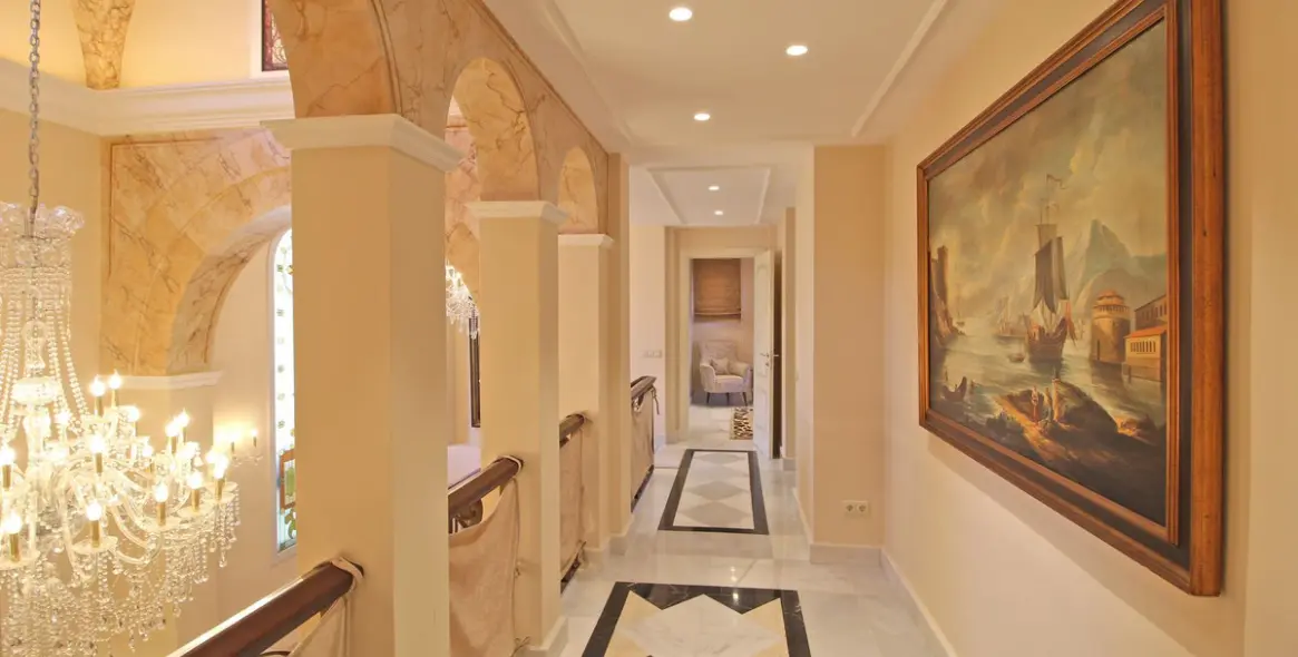 Venta de villa independiente en Bahía de Marbella 41
