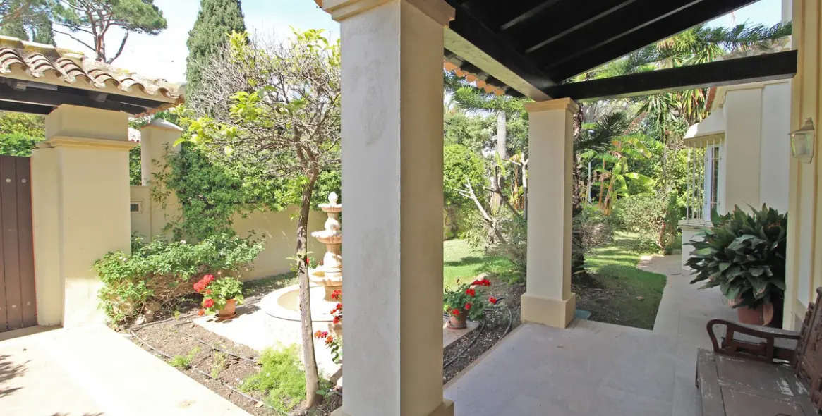Venta de villa independiente en Bahía de Marbella 53