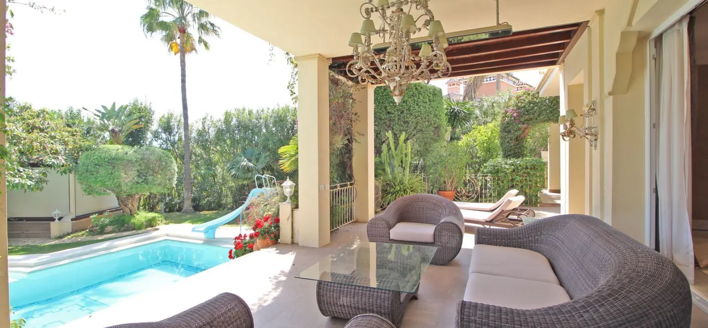 Venta de villa independiente en Bahía de Marbella 1