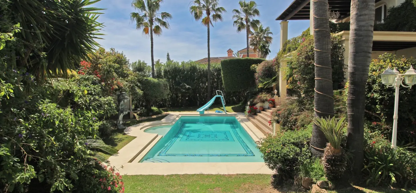 Venta de villa independiente en Bahía de Marbella 2