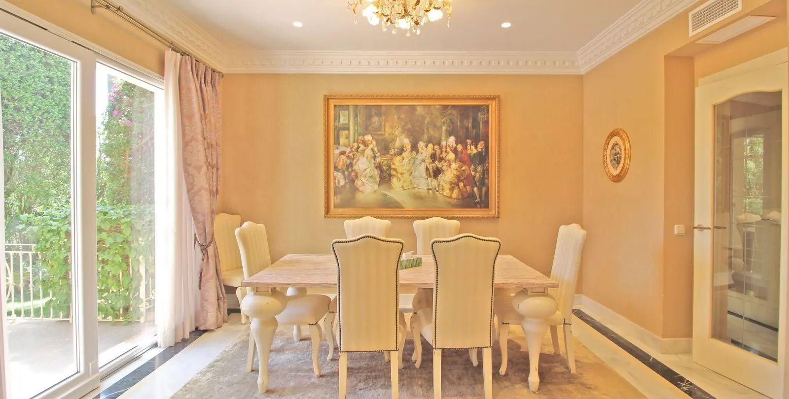 Продажа  отдельно стоящей виллы в Bahía de Marbella 7