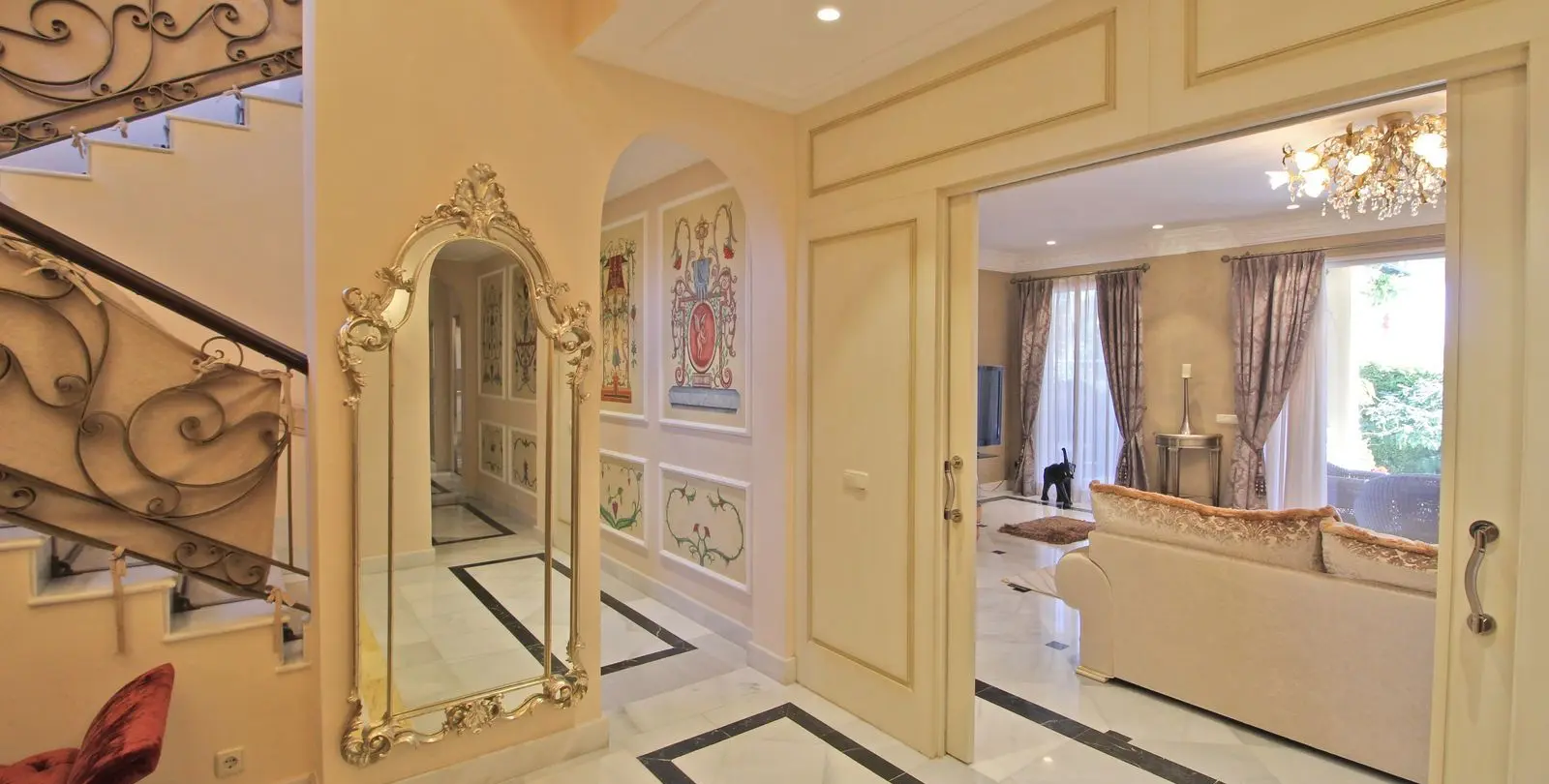 Продажа  отдельно стоящей виллы в Bahía de Marbella 13