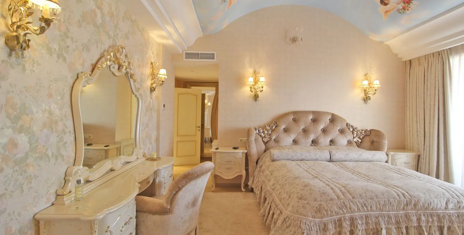 Продажа  отдельно стоящей виллы в Bahía de Marbella 33