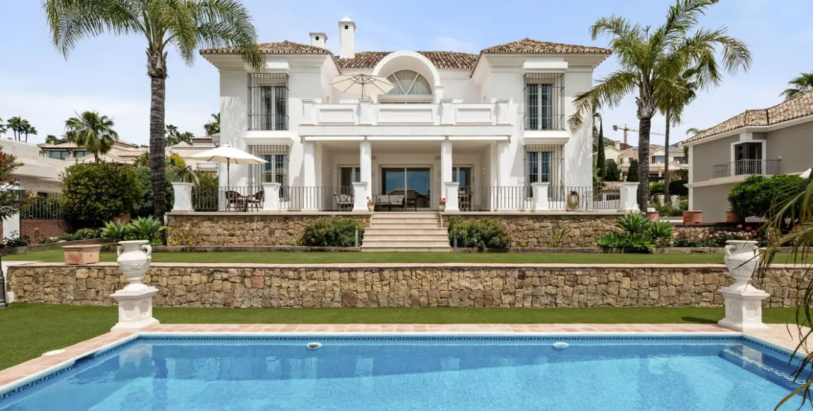 Venta de villa independiente en Sierra Blanca 1