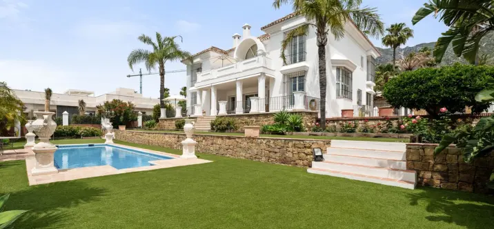 Venta de villa independiente en Sierra Blanca 2