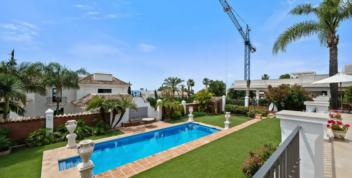 Venta de villa independiente en Sierra Blanca 4