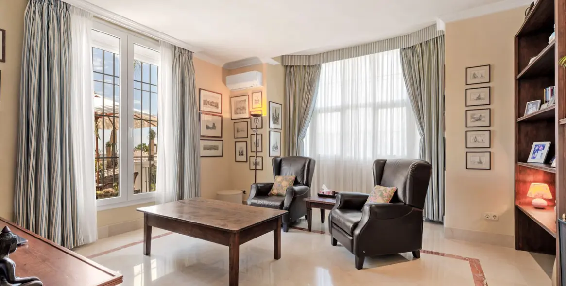 Venta de villa independiente en Sierra Blanca 11