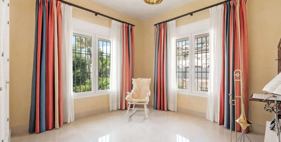 Venta de villa independiente en Sierra Blanca 15