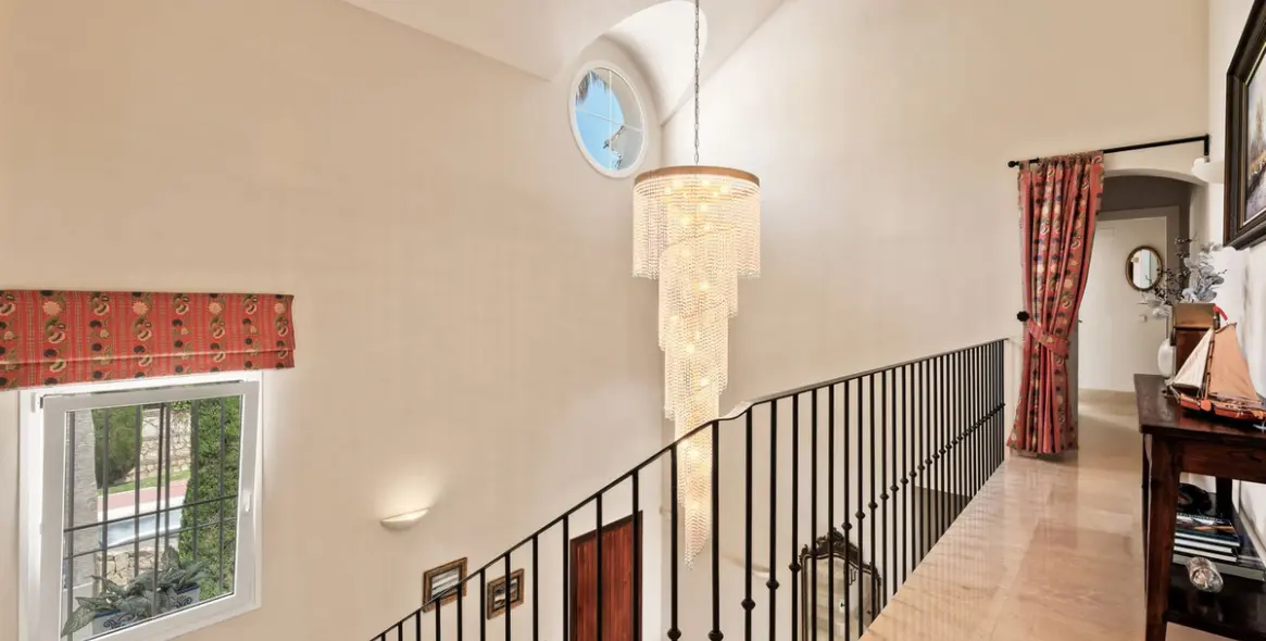 Venta de villa independiente en Sierra Blanca 17