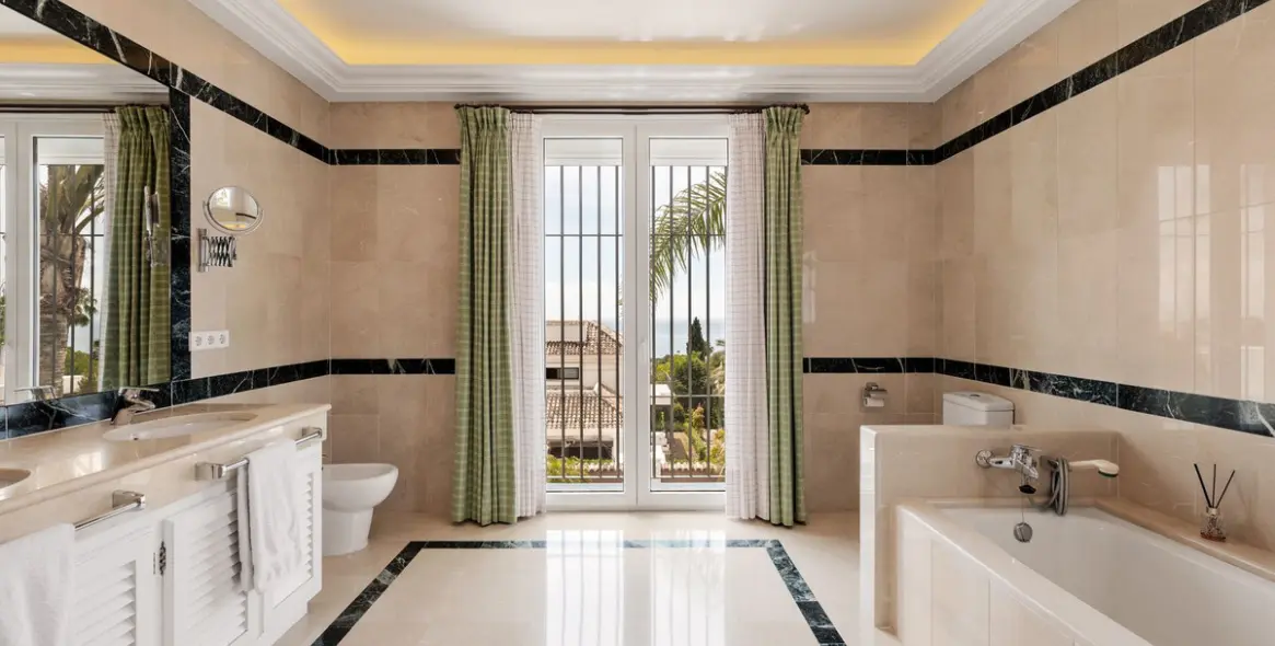 Venta de villa independiente en Sierra Blanca 23
