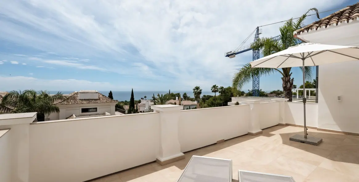 Venta de villa independiente en Sierra Blanca 25