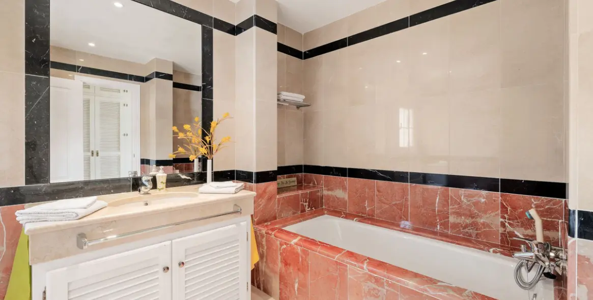 Venta de villa independiente en Sierra Blanca 29