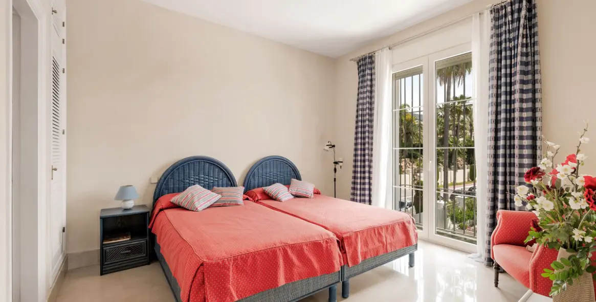 Venta de villa independiente en Sierra Blanca 30