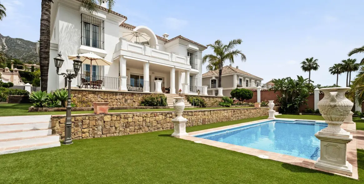 Venta de villa independiente en Sierra Blanca 37