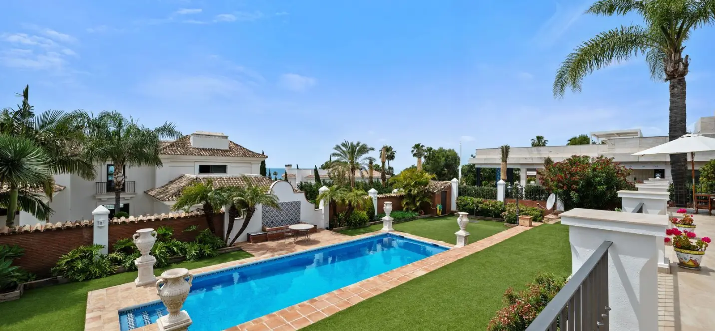 Venta de villa independiente en Sierra Blanca 3