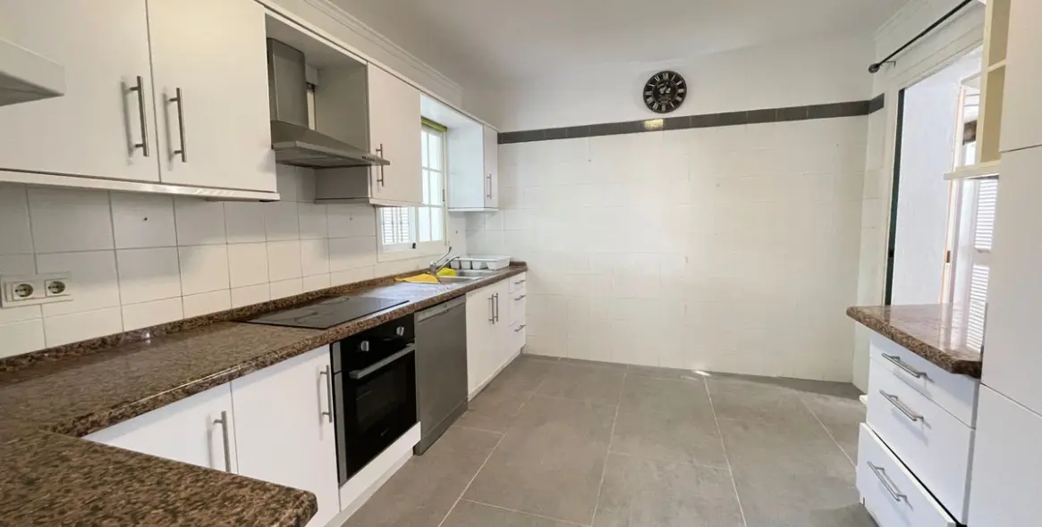 Long-term rent of detached villa in Marbella 10