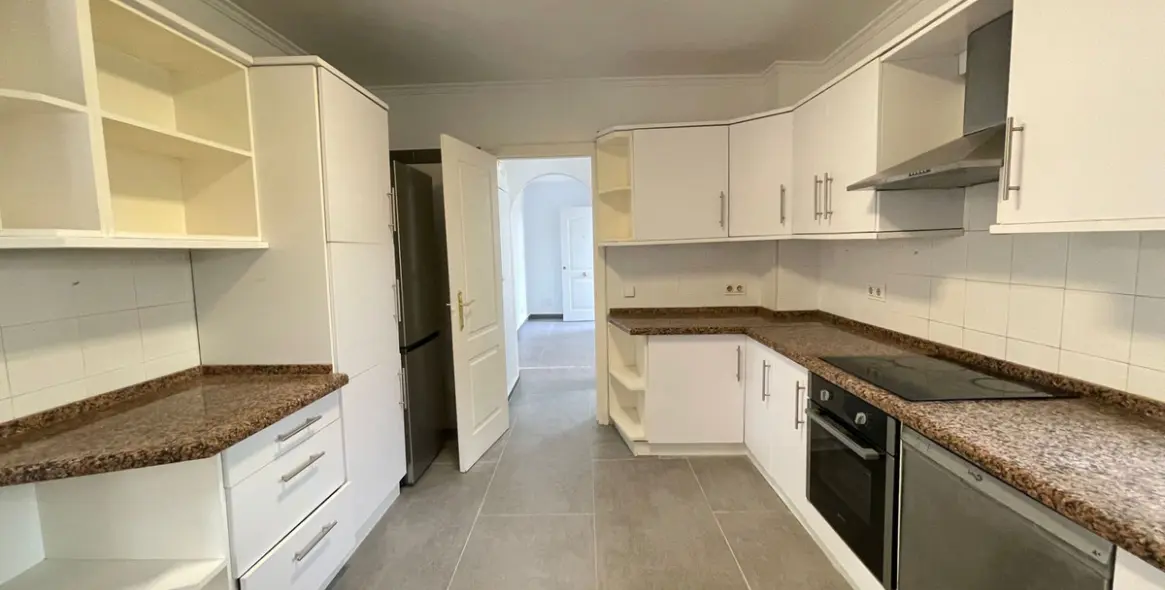 Long-term rent of detached villa in Marbella 11