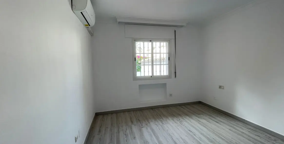Long-term rent of detached villa in Marbella 19