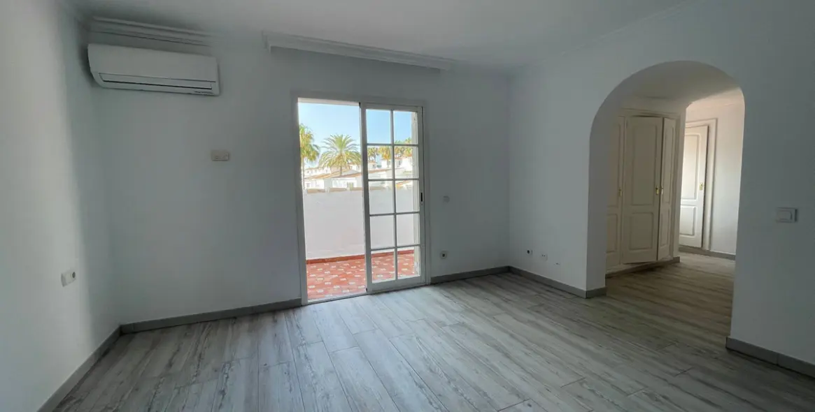 Long-term rent of detached villa in Marbella 24