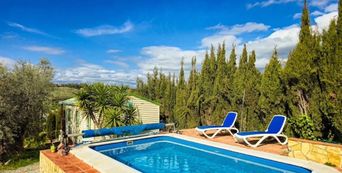 Sale of detached villa in Viñuela 3