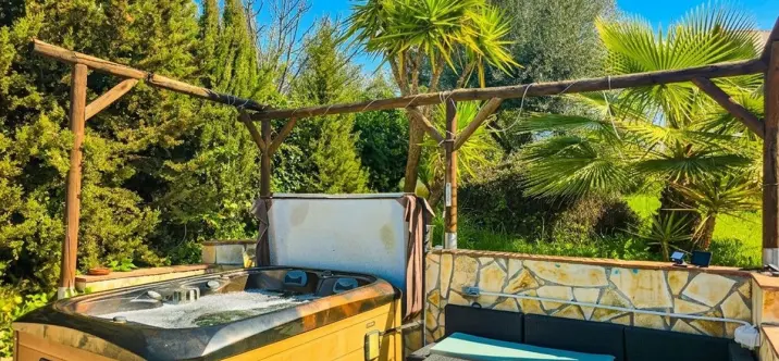 Sale of detached villa in Viñuela 4