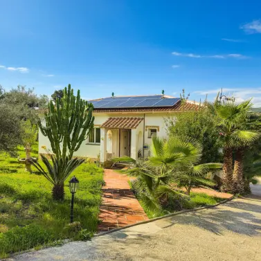 Sale of detached villa in Viñuela