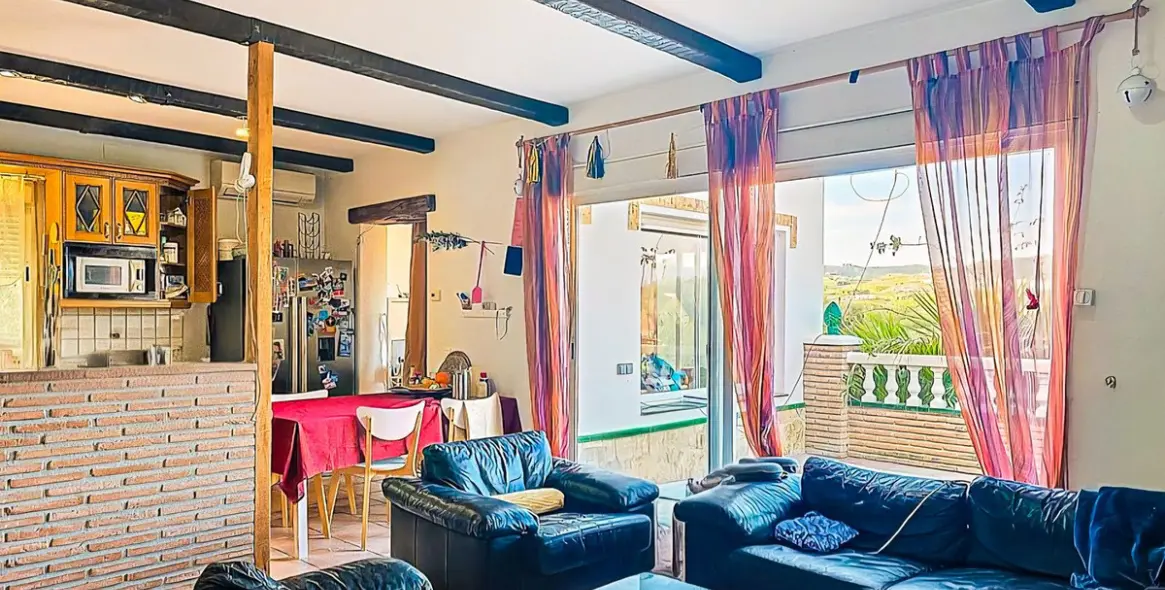 Sale of detached villa in Viñuela 9
