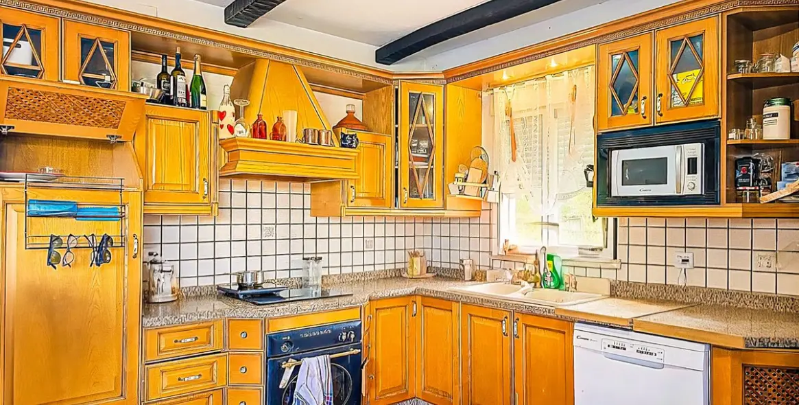 Sale of detached villa in Viñuela 11