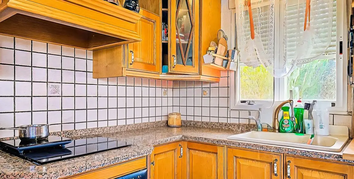 Sale of detached villa in Viñuela 12
