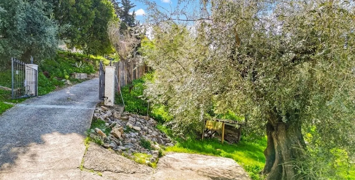 Sale of detached villa in Viñuela 41