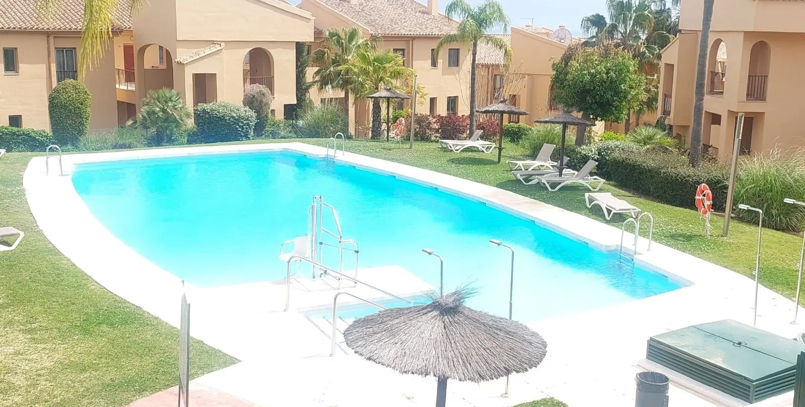 Venta de apartamento en planta baja en Benahavís 25