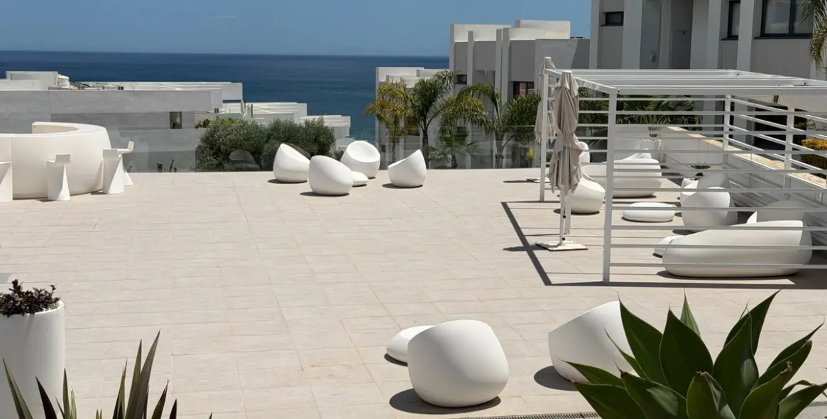 Sale of ground floor apartment in Casares 2