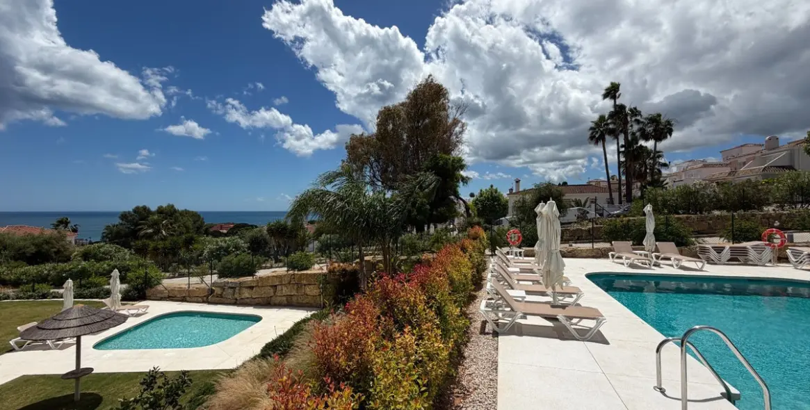 Sale of ground floor apartment in Casares 3