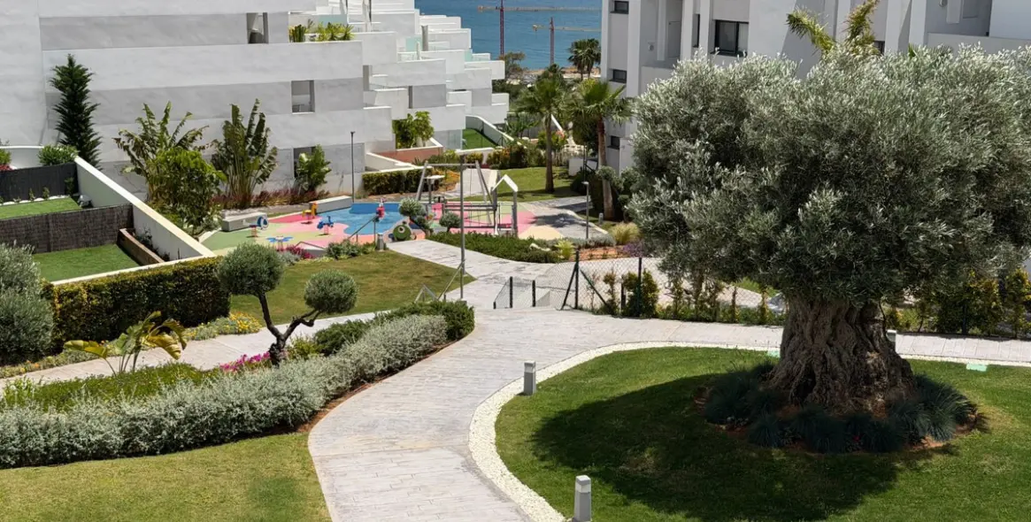 Sale of ground floor apartment in Casares 6