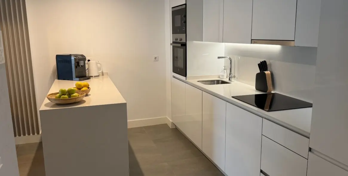 Sale of ground floor apartment in Casares 10